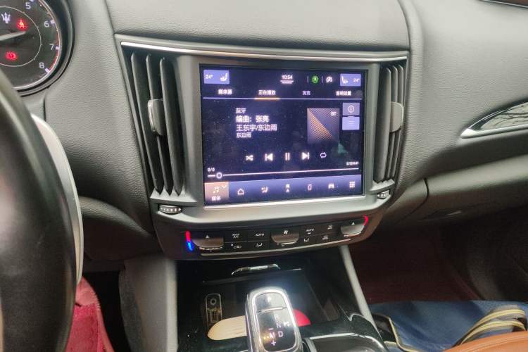 Used Maserati Levante 2022 2.0T GT Sharp Edition Audio And AC Panel