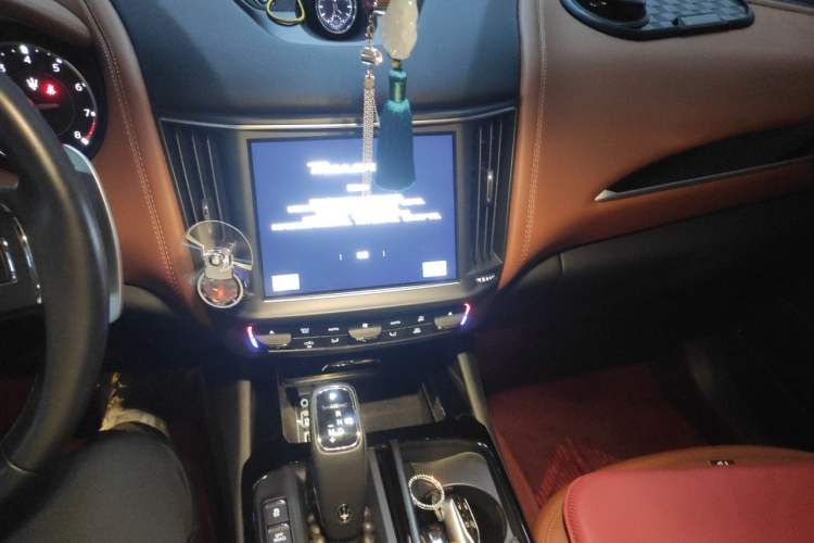 Used Maserati Levante 2022 2.0T GT Sharp Edition Audio And AC Panel