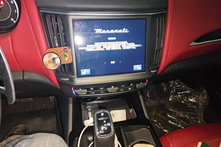 Used Maserati Levante 2022 3.0T Modena Audio And AC Panel