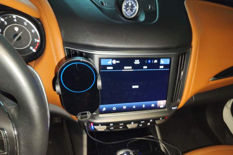 Used Maserati Levante 2022 2.0T GT Sharp Edition Audio And AC Panel