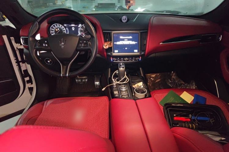 Used Maserati Levante 2022 3.0T Modena Center Console