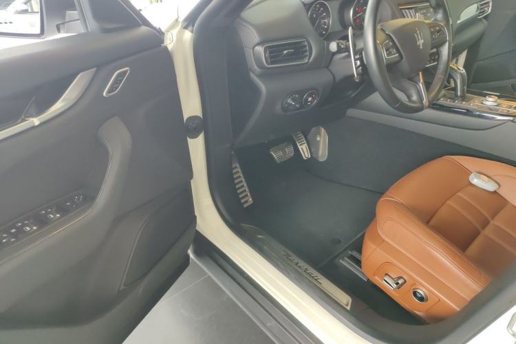 Used Maserati Levante 2022 2.0T GT Sharp Edition Driver Seat