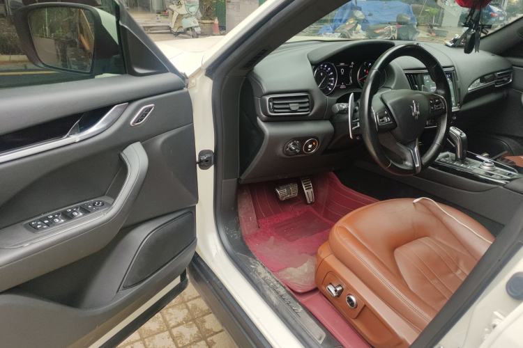 Used Maserati Levante 2022 2.0T GT Sharp Edition Driver Seat