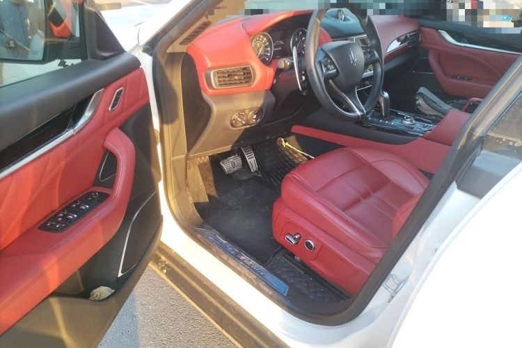 Used Maserati Levante 2022 3.0T Modena Driver Seat