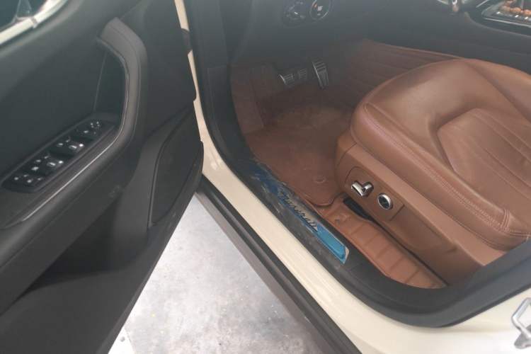 Used Maserati Levante 2022 2.0T GT Sharp Edition Driver Seat