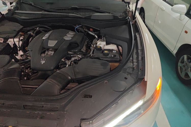 Used Maserati Levante 2022 3.0T Modena Engine Bay Left