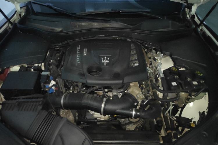 Used Maserati Levante 2022 2.0T GT Sharp Edition Engine Bay