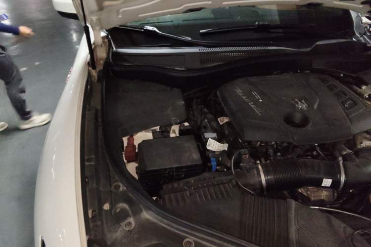 Used Maserati Levante 2022 2.0T GT Sharp Edition Engine Bay Right