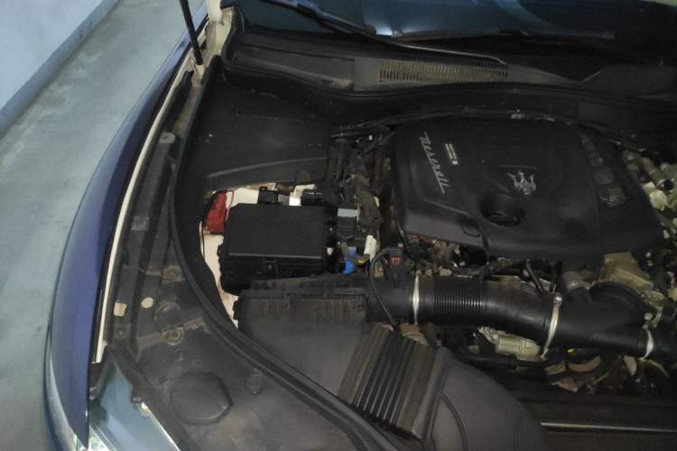 Used Maserati Levante 2022 2.0T GT Sharp Edition Engine Bay Right