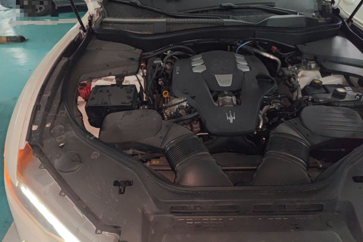 Used Maserati Levante 2022 3.0T Modena Engine Bay Right
