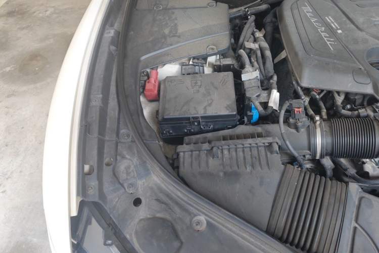 Used Maserati Levante 2022 2.0T GT Sharp Edition Engine Bay Right