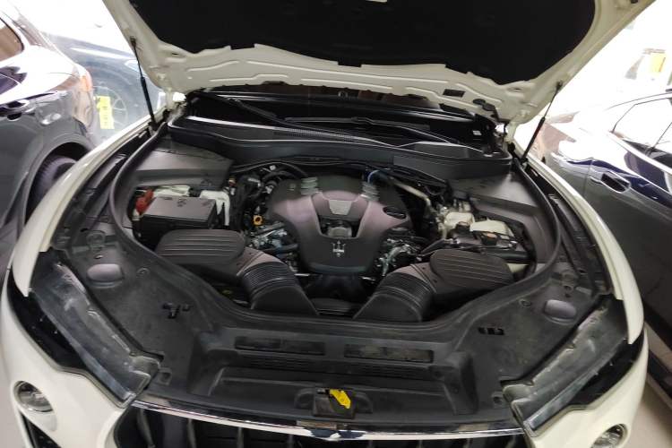 Used Maserati Levante 2022 3.0T Modena Engine Bay