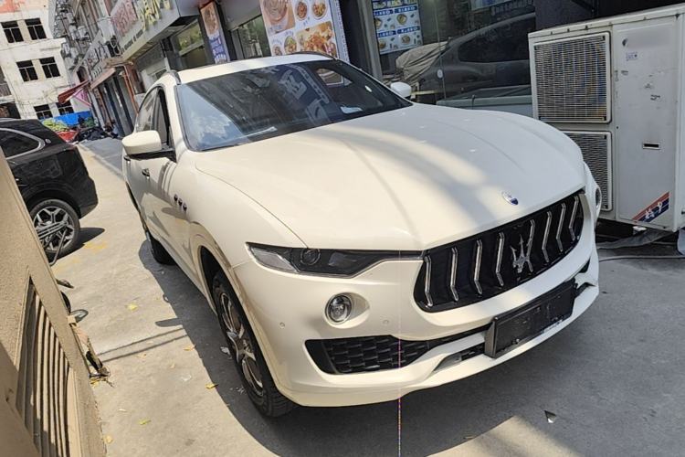 Used Maserati Levante 2022 2.0T GT Sharp Edition Front Right 45 Deg