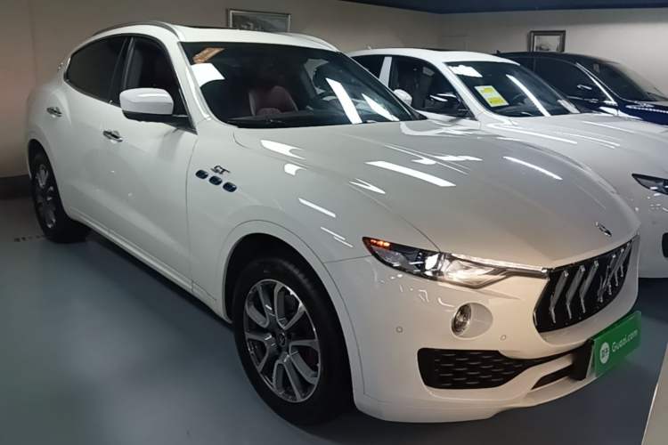 Used Maserati Levante 2022 2.0T GT Sharp Edition Front Right 45 Deg
