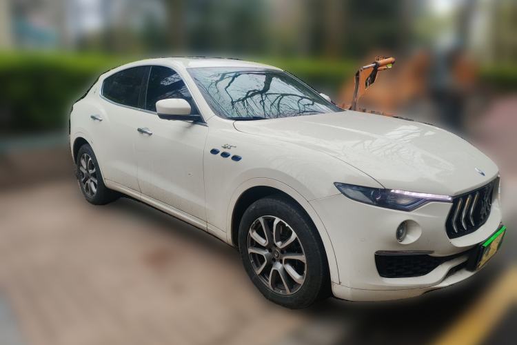 Used Maserati Levante 2022 2.0T GT Sharp Edition Front Right 45 Deg