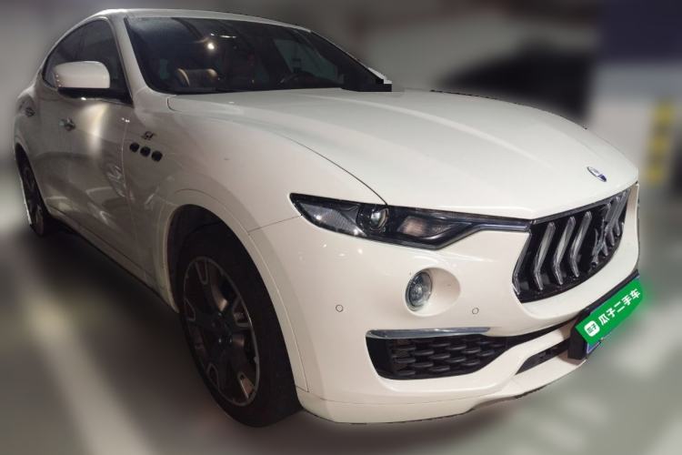 Used Maserati Levante 2022 2.0T GT Sharp Edition Front Right 45 Deg