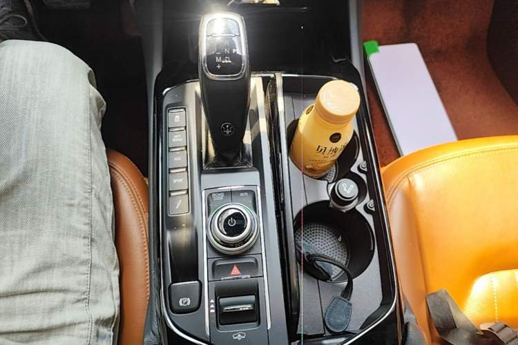 Used Maserati Levante 2022 2.0T GT Sharp Edition Gear Lever