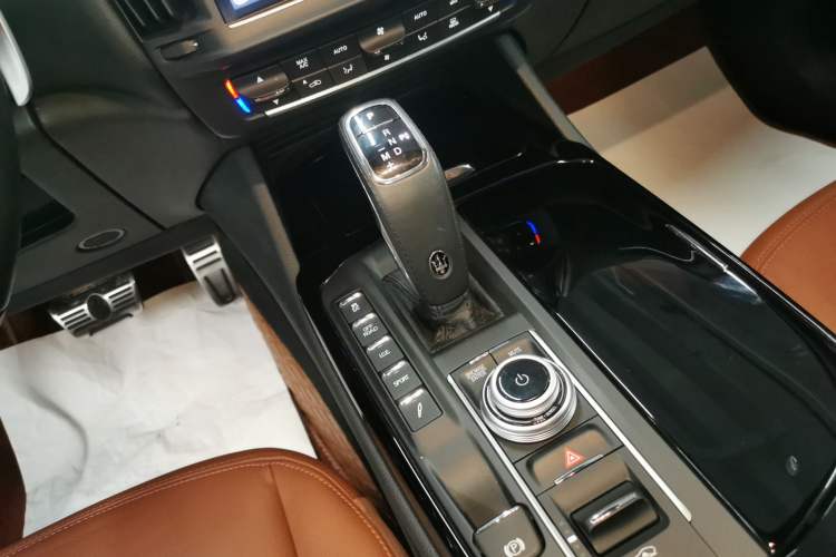 Used Maserati Levante 2022 2.0T GT Sharp Edition Gear Lever