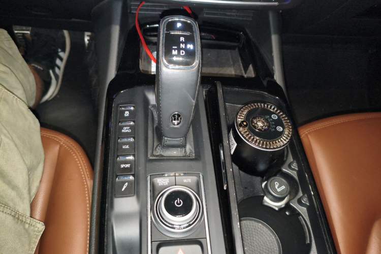 Used Maserati Levante 2022 2.0T GT Sharp Edition Gear Lever