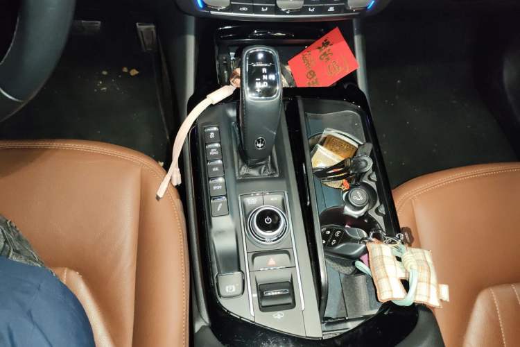 Used Maserati Levante 2022 2.0T GT Sharp Edition Gear Lever