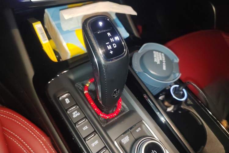 Used Maserati Levante 2022 2.0T GT Sharp Edition Gear Lever