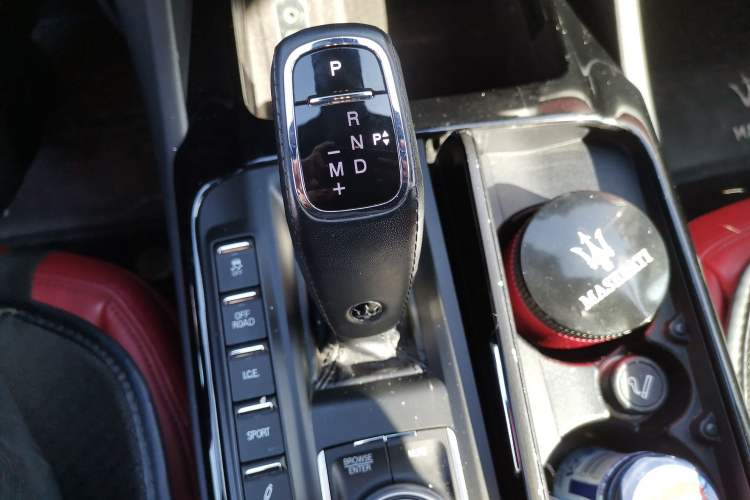 Used Maserati Levante 2022 2.0T GT Sharp Edition Gear Lever