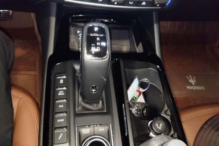 Used Maserati Levante 2022 2.0T GT Sharp Edition Gear Lever