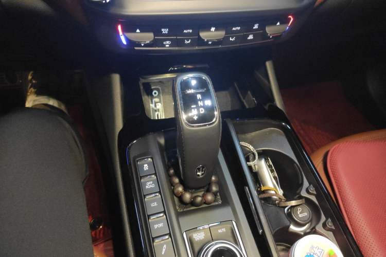 Used Maserati Levante 2022 2.0T GT Sharp Edition Gear Lever