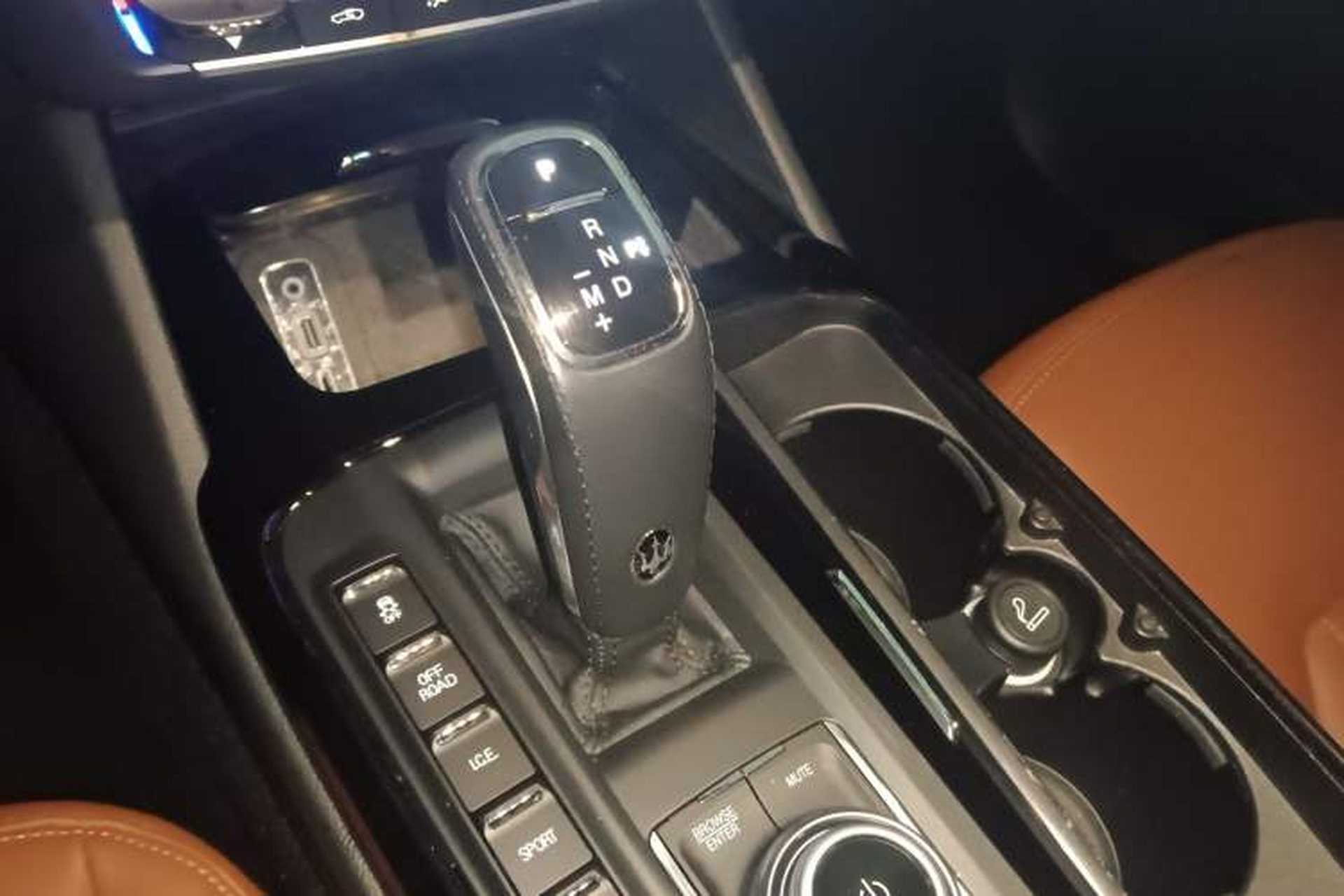 Used Maserati Levante 2022 2.0T GT Sharp Edition Gear Lever