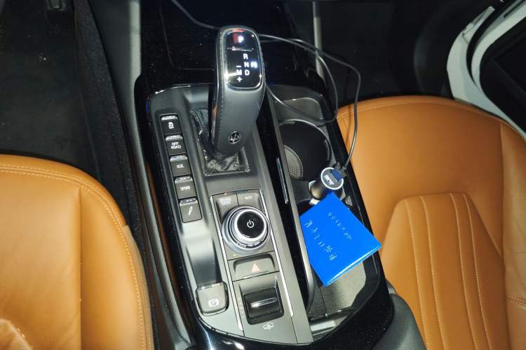 Used Maserati Levante 2022 2.0T GT Sharp Edition Gear Lever