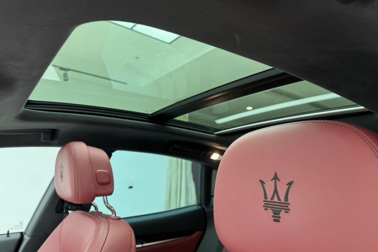 Used Maserati Levante 2022 2.0T GT Sharp Edition Headliner