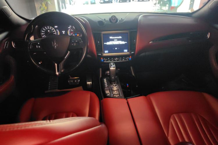Used Maserati Levante 2022 2.0T GT Sharp Edition Interior 2