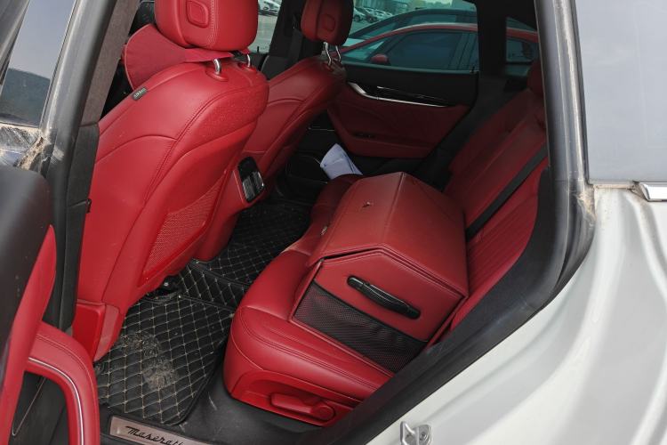 Used Maserati Levante 2022 2.0T GT Sharp Edition Interior 3