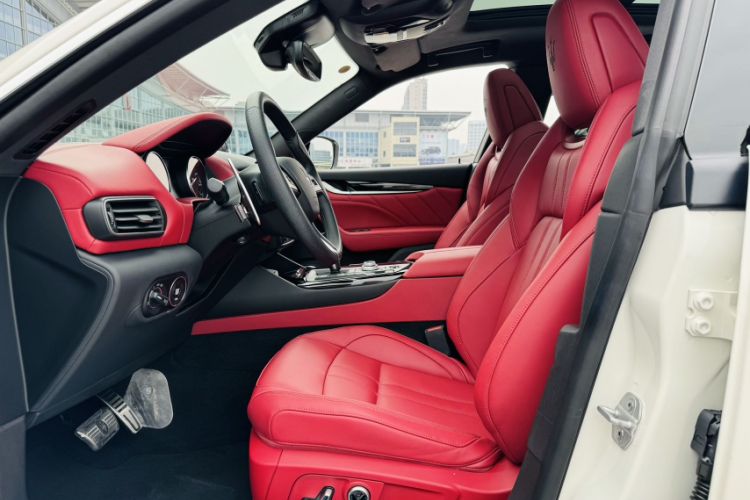 Used Maserati Levante 2022 3.0T Modena Interior 4