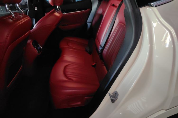 Used Maserati Levante 2022 2.0T GT Sharp Edition Interior 4