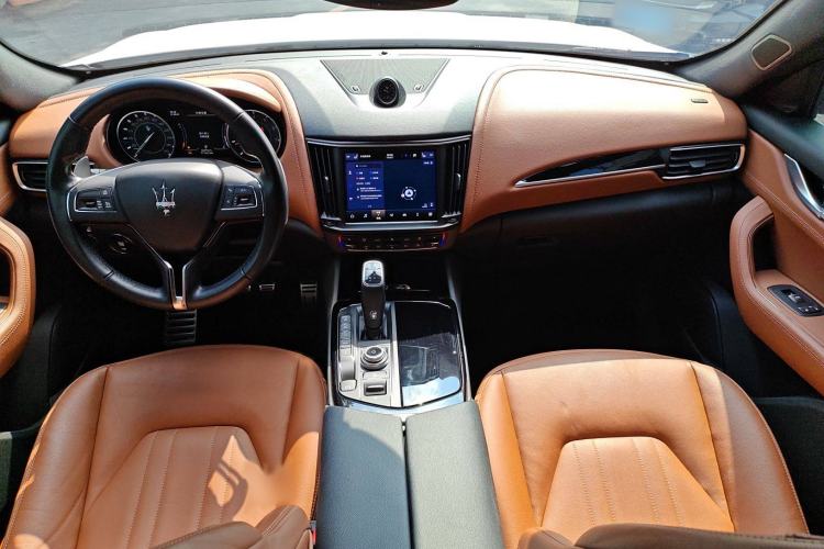 Used Maserati Levante 2022 2.0T GT Sharp Edition Interior 4