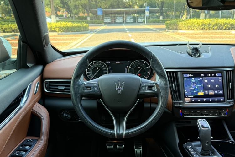 Used Maserati Levante 2022 3.0T Modena Interior 5