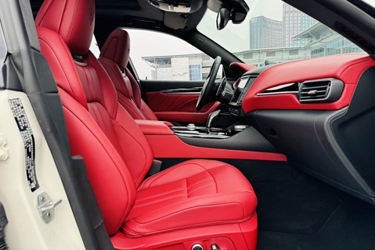 Used Maserati Levante 2022 3.0T Modena Interior 6