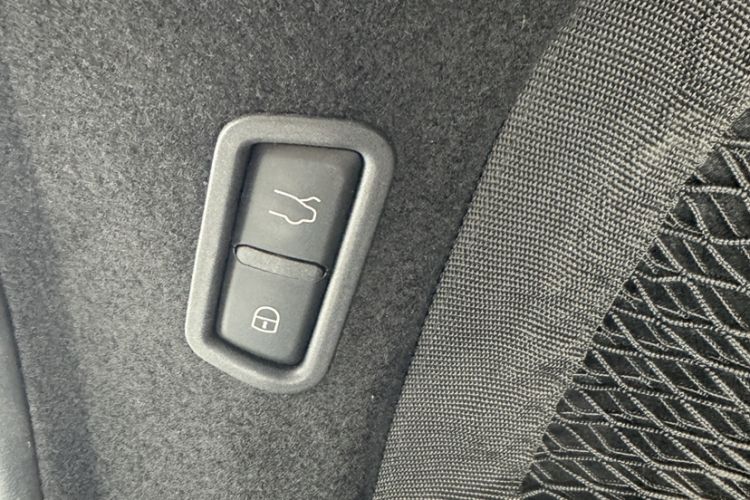 Used Maserati Levante 2022 2.0T GT Sharp Edition Interior 7