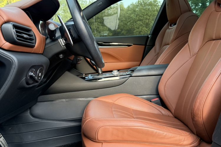 Used Maserati Levante 2022 3.0T Modena Interior 8