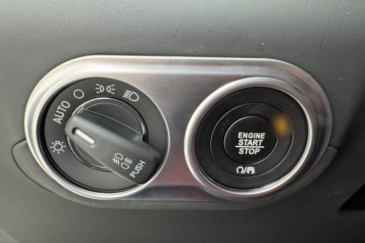 Used Maserati Levante 2022 2.0T GT Sharp Edition Interior 9