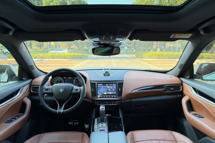 Used Maserati Levante 2022 3.0T Modena Interior 9