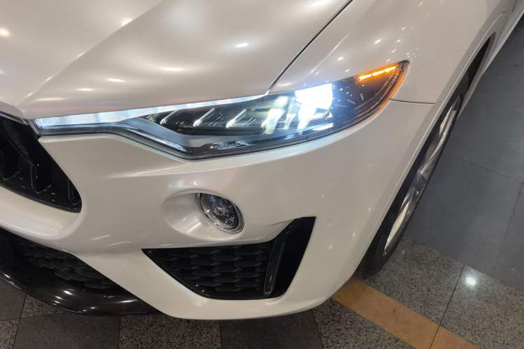 Used Maserati Levante 2022 3.0T Modena Left Front Headlight