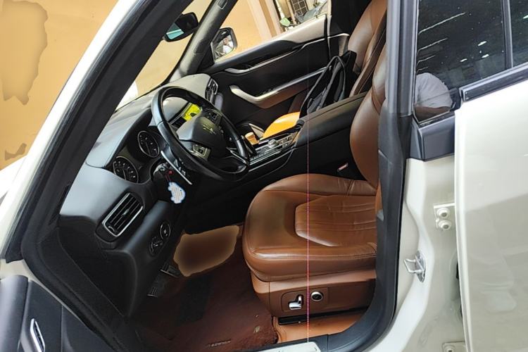 Used Maserati Levante 2022 2.0T GT Sharp Edition Left Front Seat
