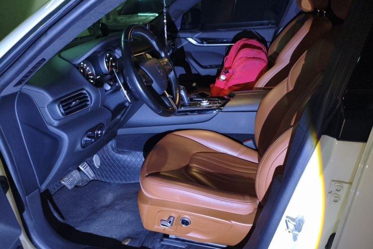 Used Maserati Levante 2022 2.0T GT Sharp Edition Left Front Seat