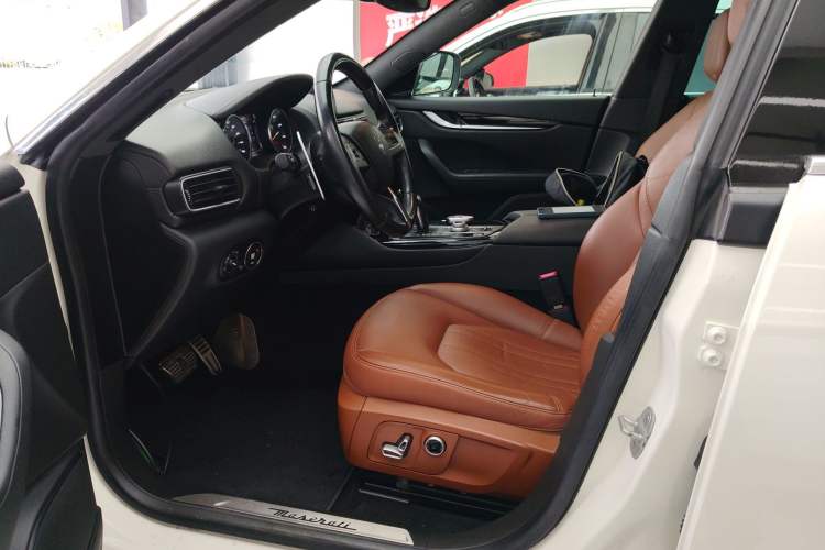 Used Maserati Levante 2022 2.0T GT Sharp Edition Left Front Seat