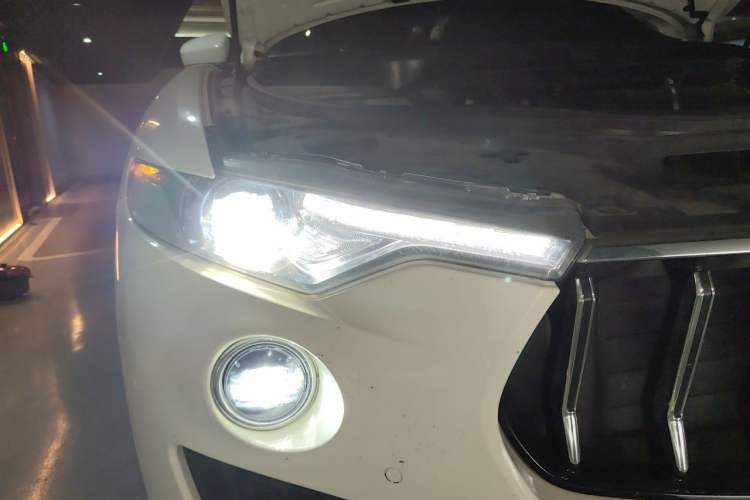 Used Maserati Levante 2022 2.0T GT Sharp Edition Right Front Headlight