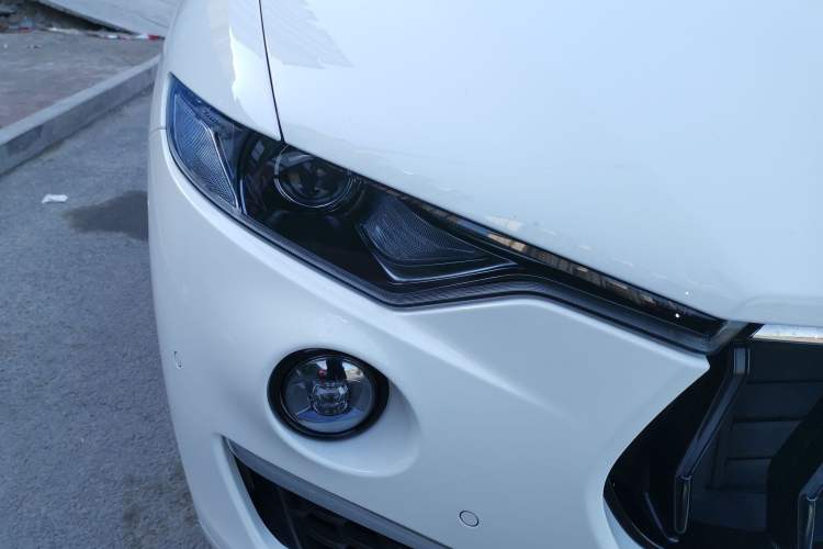 Used Maserati Levante 2022 2.0T GT Sharp Edition Right Front Headlight