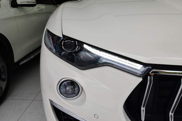 Used Maserati Levante 2022 2.0T GT Sharp Edition Right Front Headlight