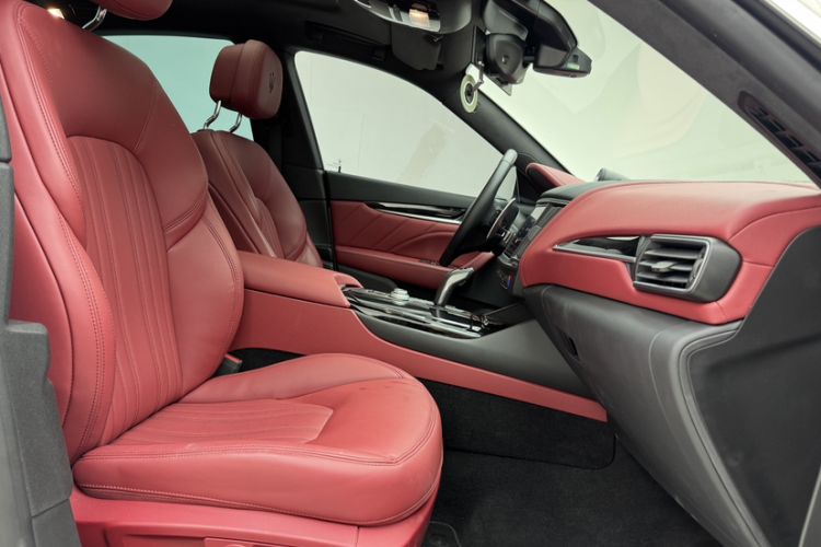 Used Maserati Levante 2022 2.0T GT Sharp Edition Right Front Seat